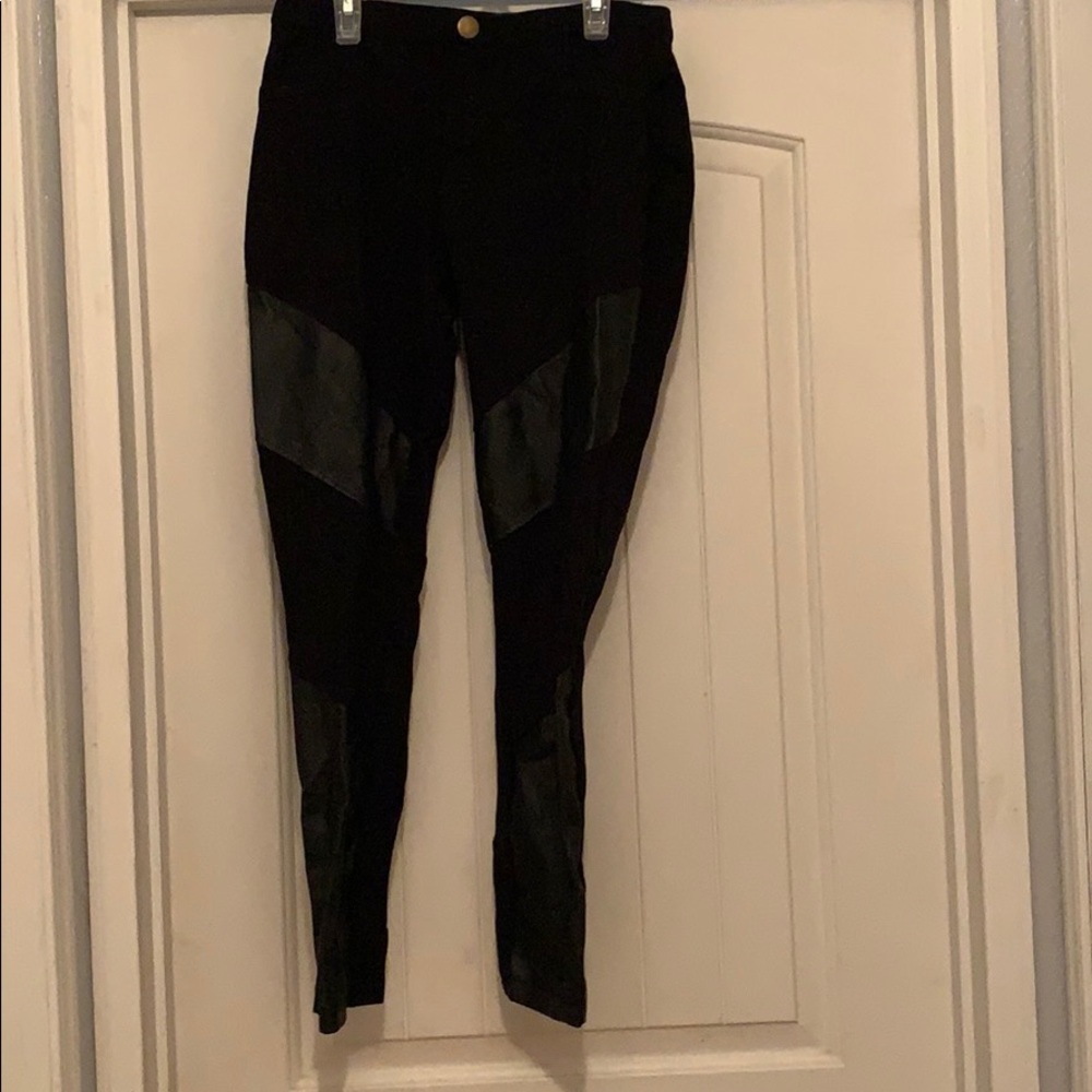 Black skinny pants